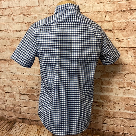 Like new Nautica short sleeve button down shirt - Picture 5 of 6